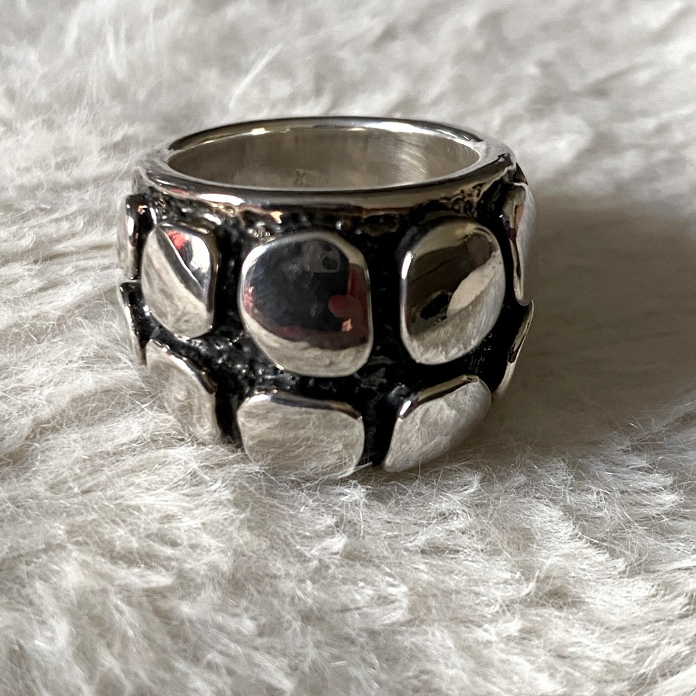 .925 Sterling silver stone type ring